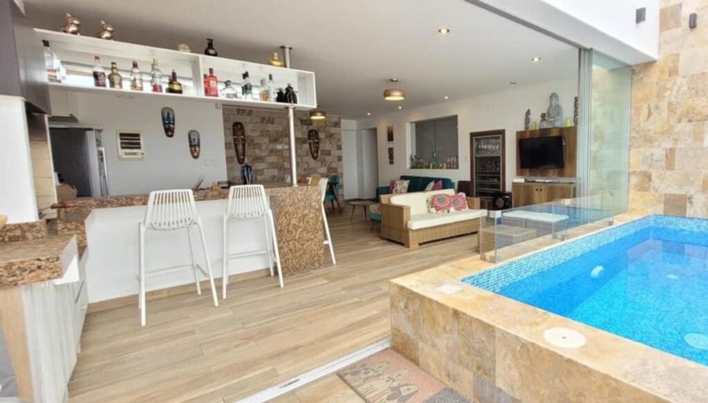 Dúplex en Señoritas Punta Hermosa frente al mar con piscina - WEB