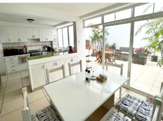 20250430_231157870_iOS