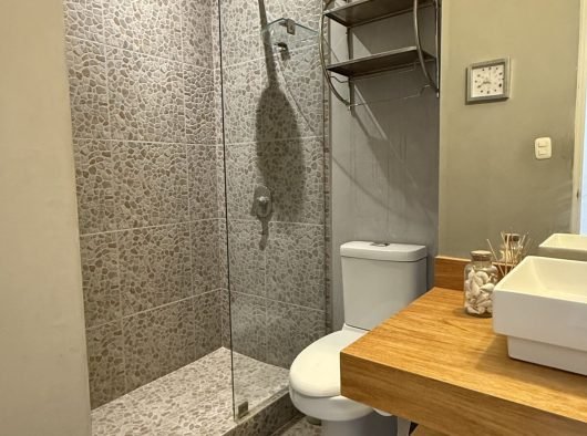 20250824_184953378_iOS