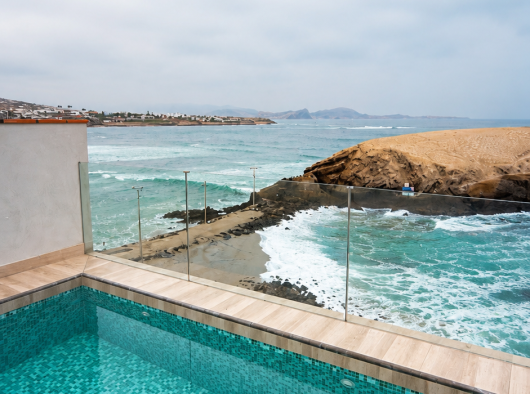 Piscina area común