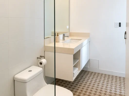 XX.- Baño Airbnb 2