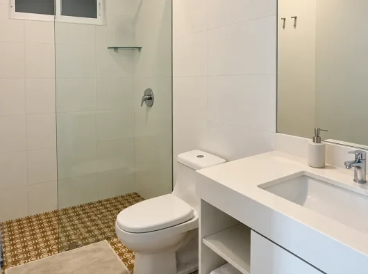 XX.- Baño Airbnb