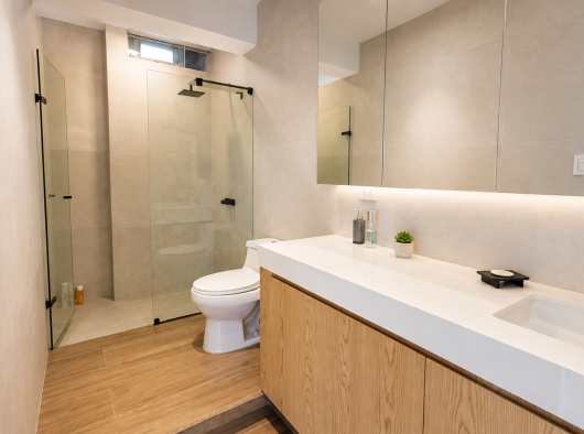 z.- Baño principal 1